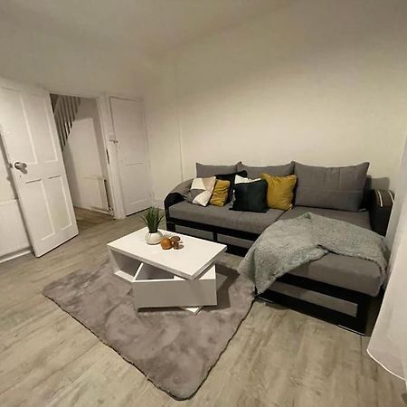Comfy 2 Bedroom On Tower Bridge ลอนดอน ภายนอก รูปภาพ