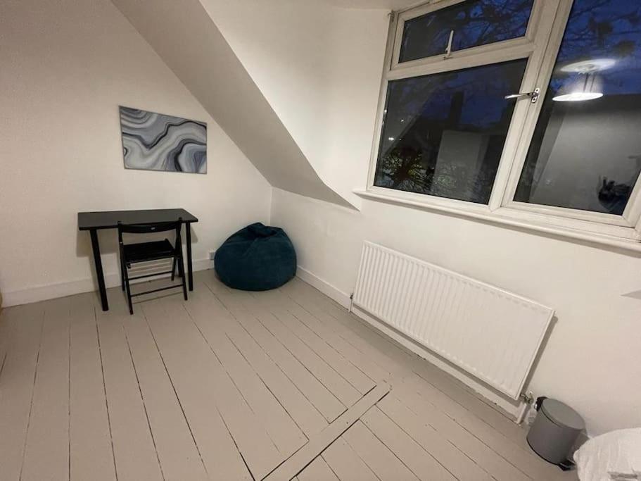 Comfy 2 Bedroom On Tower Bridge ลอนดอน ภายนอก รูปภาพ