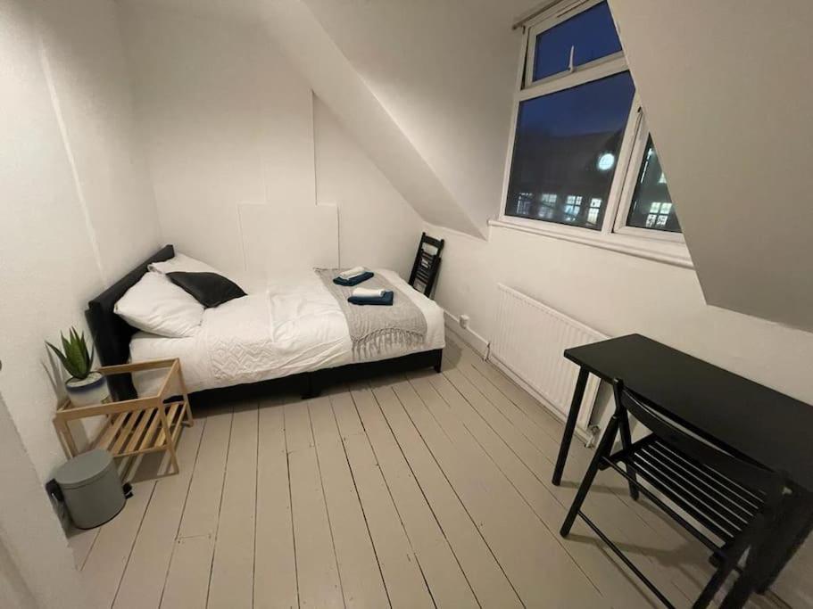 Comfy 2 Bedroom On Tower Bridge ลอนดอน ภายนอก รูปภาพ